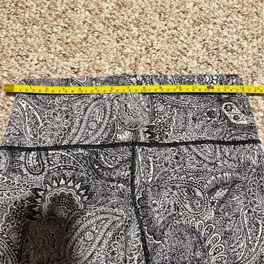 Lululemon Black White Paisley Leggings Capri Size 12